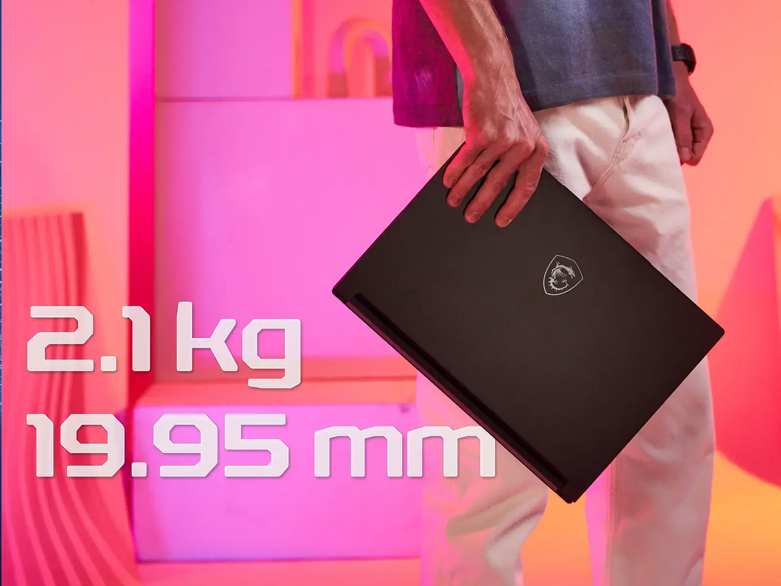 Mit 2,1 Kilogramm Gewicht und 19,95 Millimetern Bauhöhe bleiben beide 16-Zoll-Laptops vergleichsweise schlank und gut transportierbar.